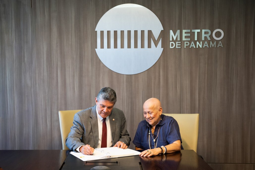 Firma del contrato del Teleférico de San Miguelito en la sede de Metro de Panamá