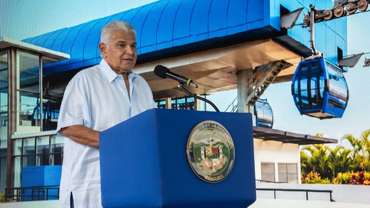 Presidente Mulino durante el acto orden de proceder del teleférico Panamá - San Miguelito